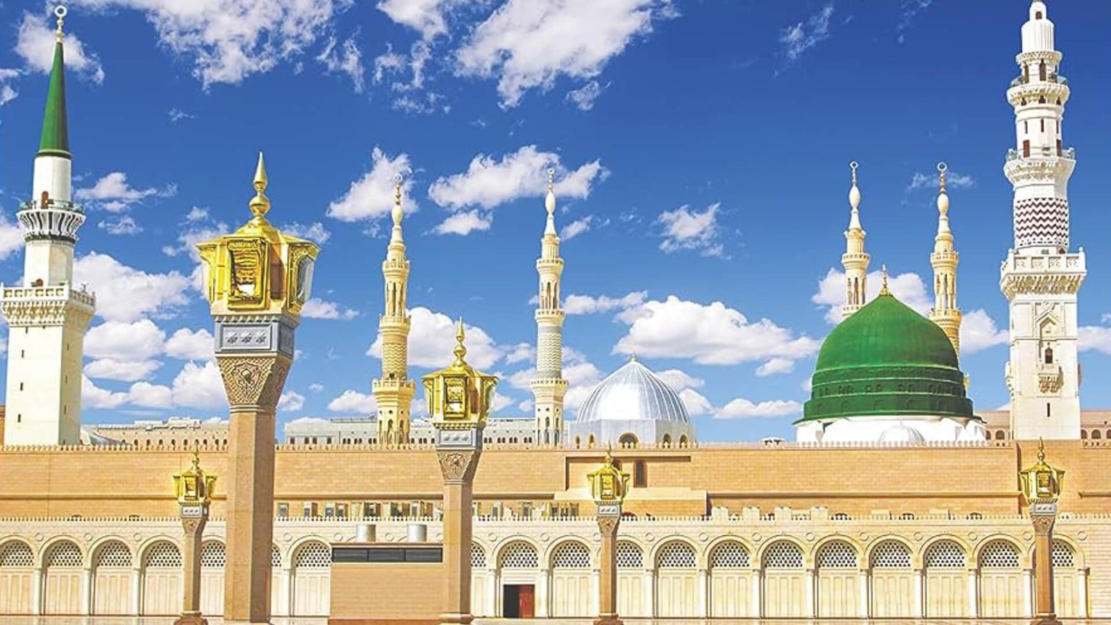 Green dome of Prophet's Mosque Al-Masjid an-Nabawi Madinah